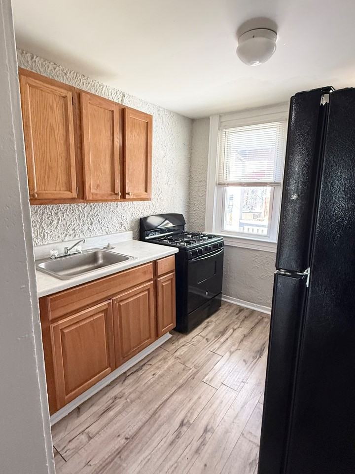 36 N Abington Ave - Photo 7 of 16