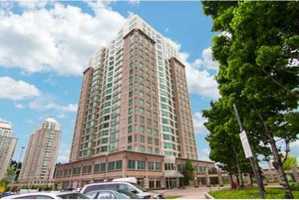 featured image of 8 Lee Centre Dr