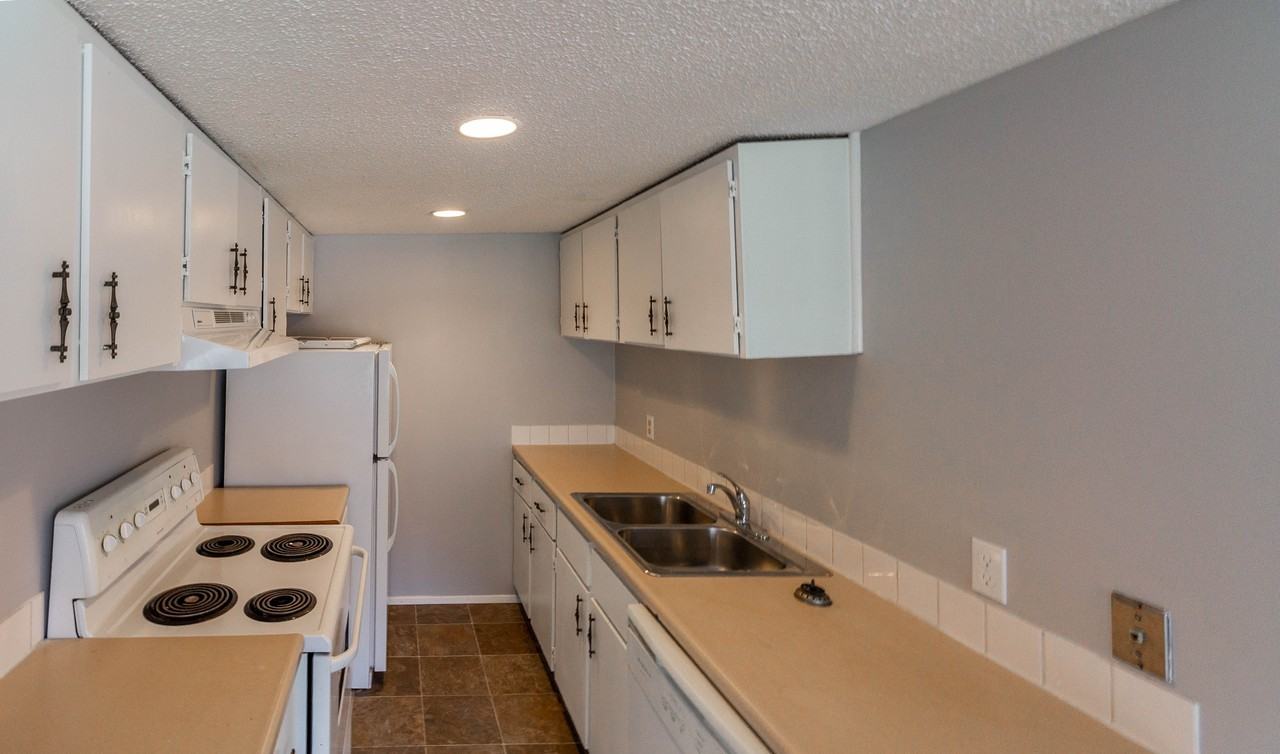 523, 200 Brookpark Drive Southwest - Photo 7 of 17