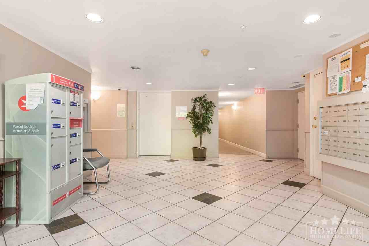 7505 138 St - Photo 5 of 19
