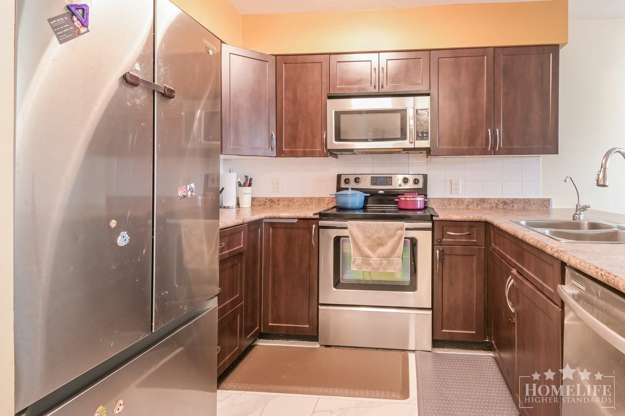 7505 138 St - Photo 7 of 19