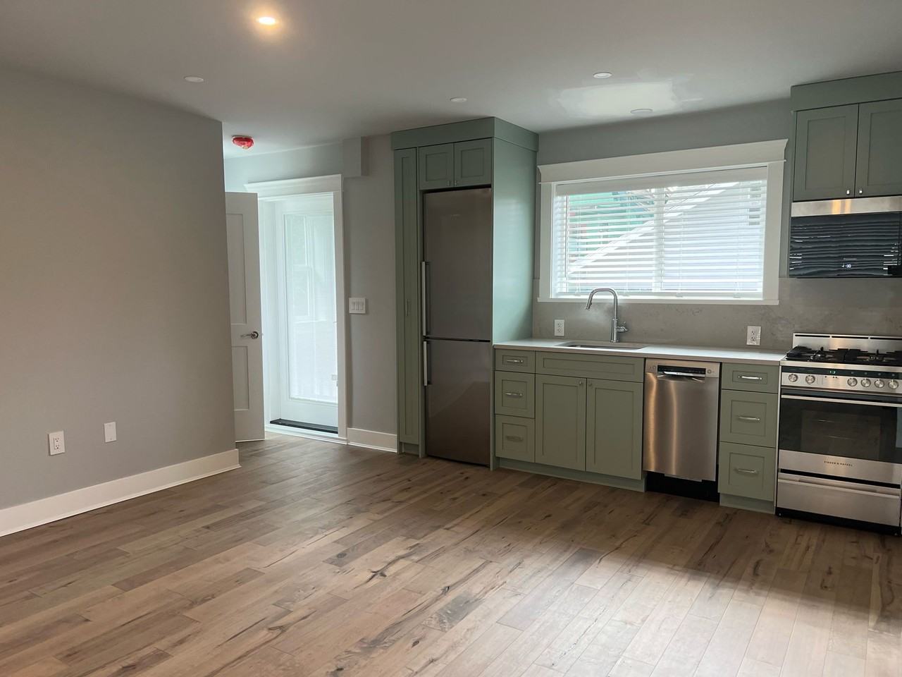 66 18th Ave W - Photo 4 of 12