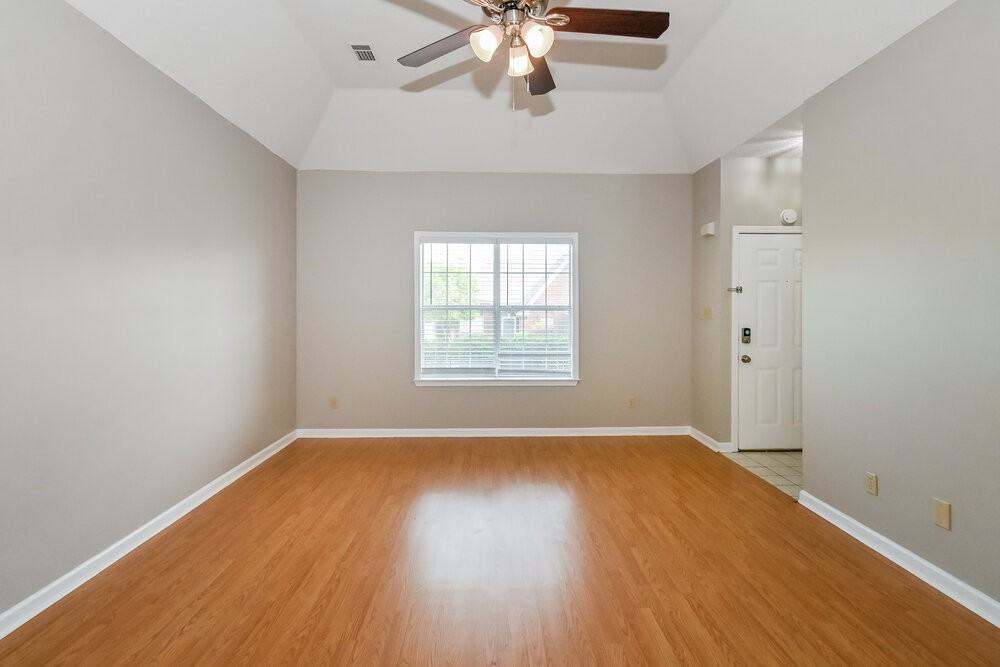 8713 Citrus Bend Dr - Photo 4 of 17
