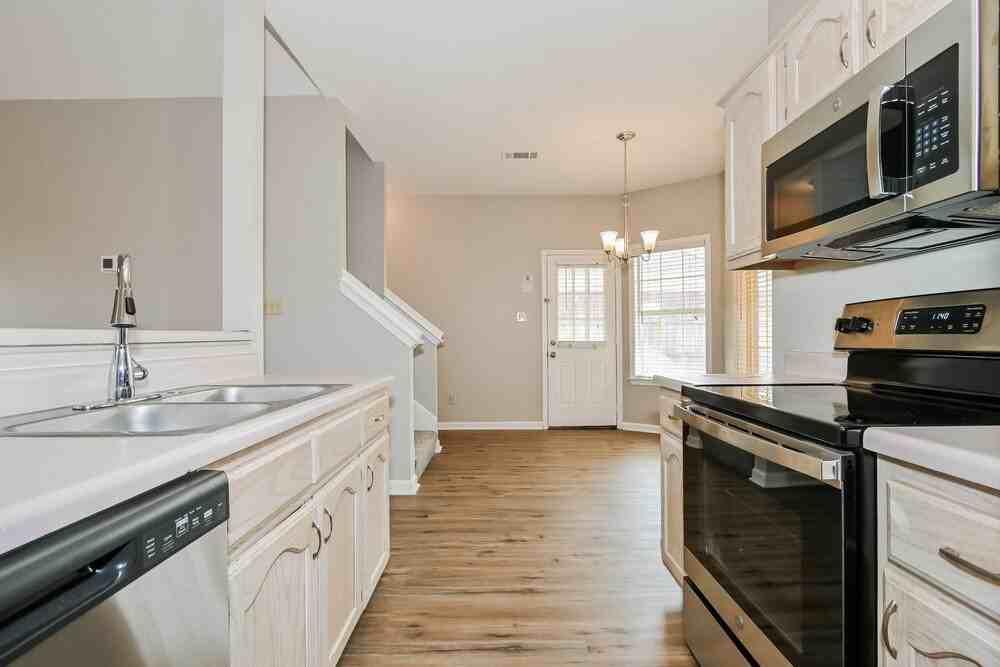 8713 Citrus Bend Dr - Photo 7 of 17