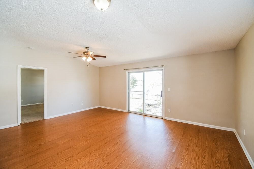 7533 International Village Dr - Photo 3 of 16
