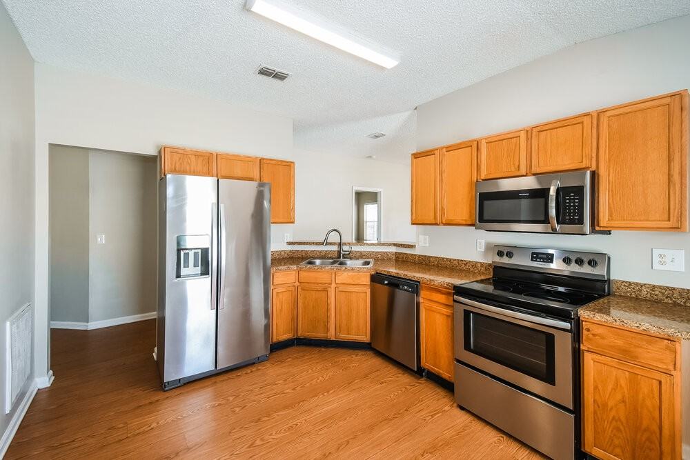 7533 International Village Dr - Photo 6 of 16