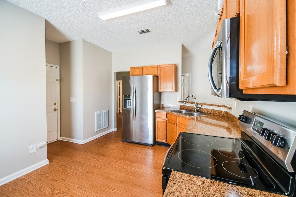 7533 International Village Dr - Photo 7 of 16