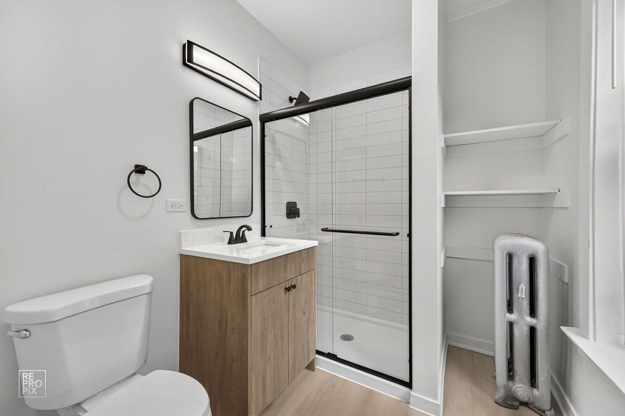 2139 W. Lunt Ave - Photo 7 of 23