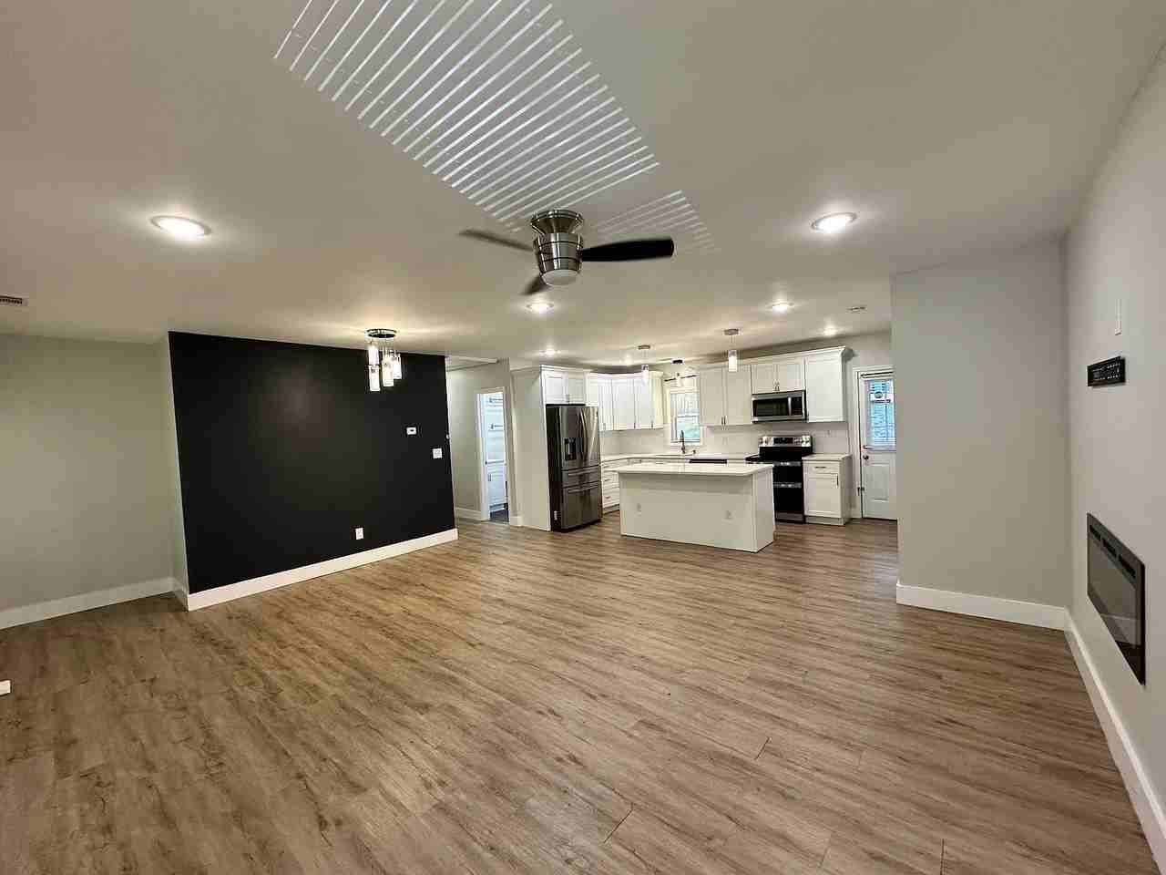 1893 Ridgeland Dr - Photo 3 of 17