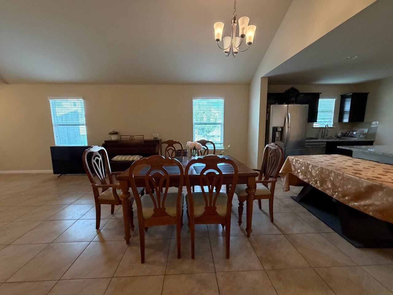2320 Bettylou Ln - Photo 6 of 31