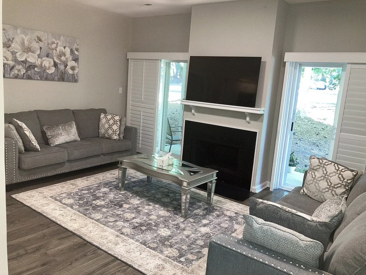 6000 Winterpointe Ln - Photo 2 of 24