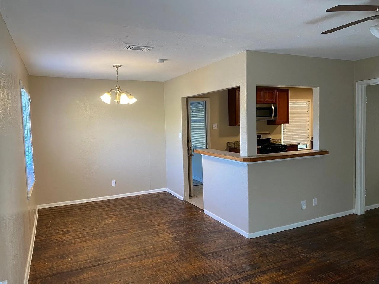 2405 Glengariff Dr - Photo 6 of 15