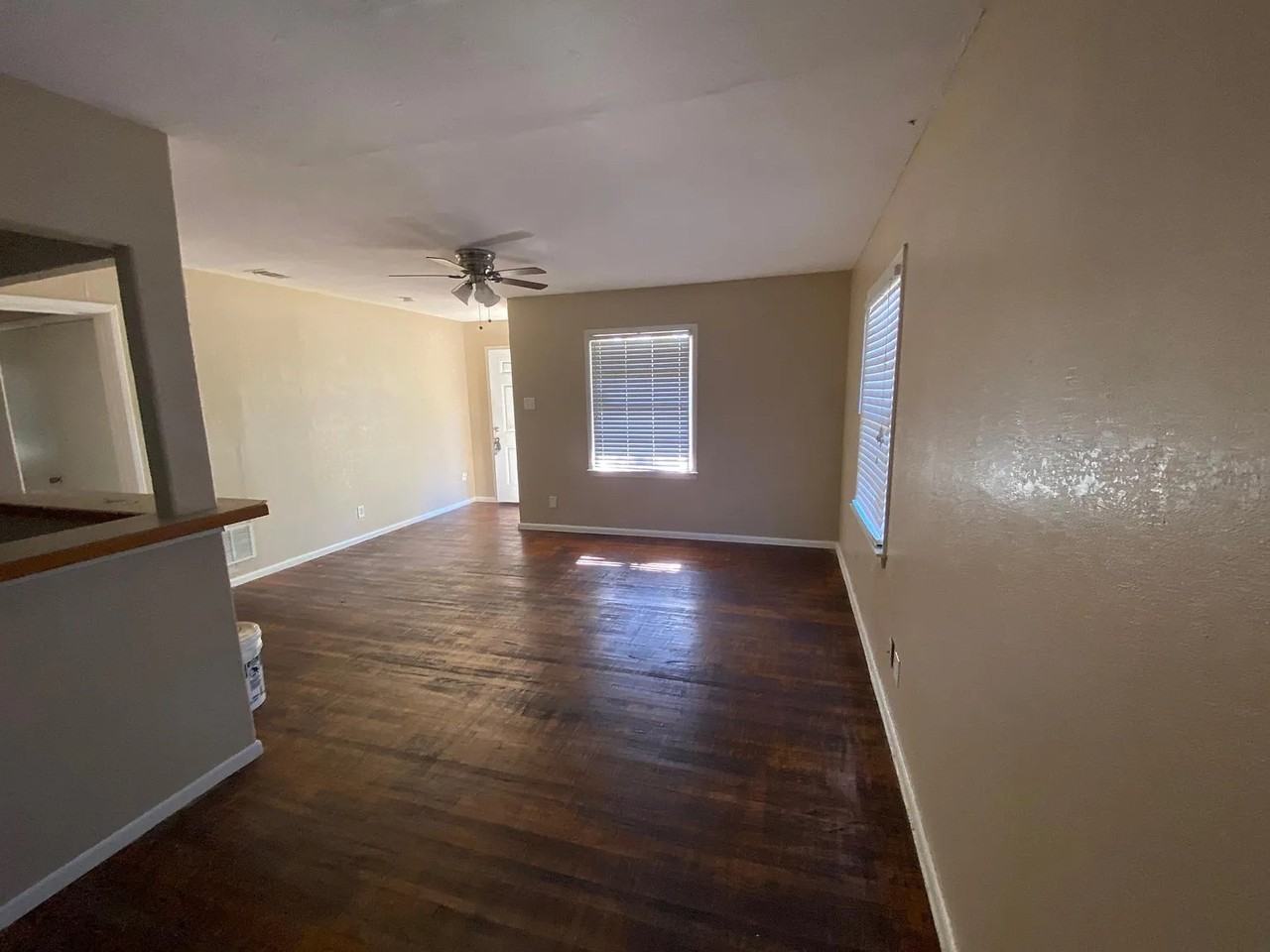 2405 Glengariff Dr - Photo 7 of 15