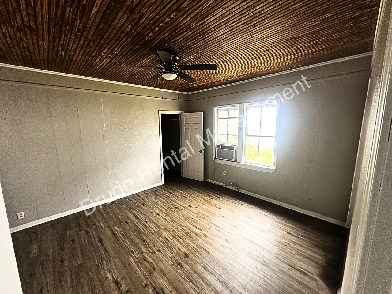 408 E Michigan St - Photo 2 of 13