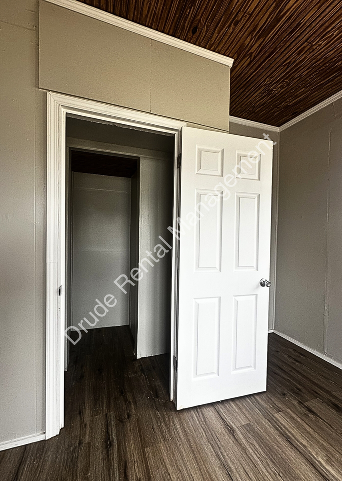 408 E Michigan St - Photo 4 of 13