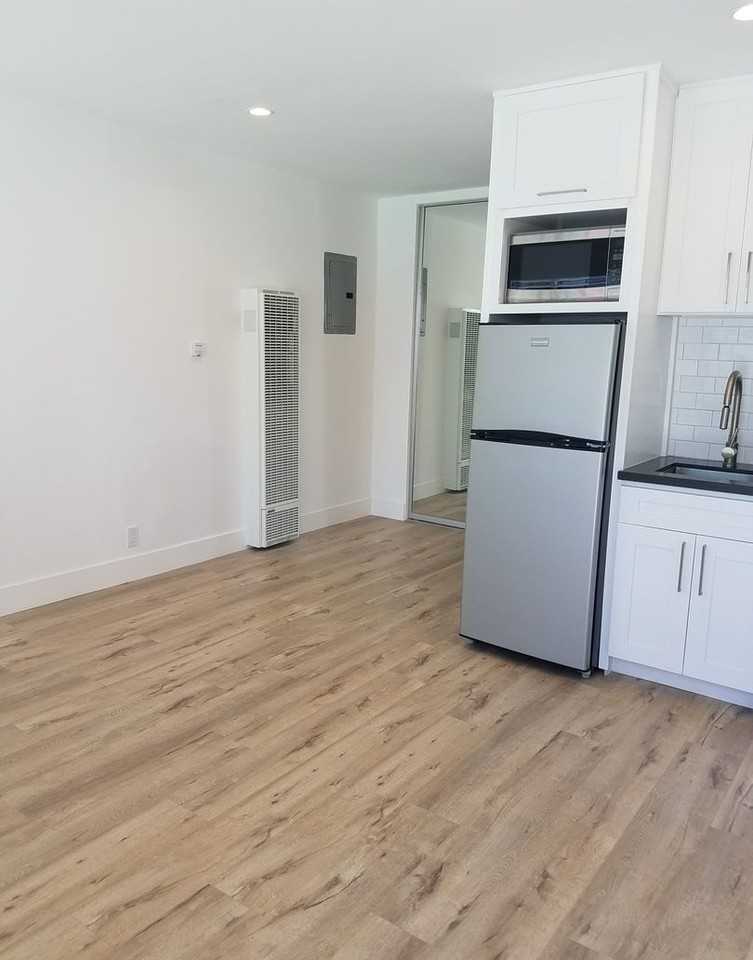 1750 Sycamore LLC - Photo 5 of 31