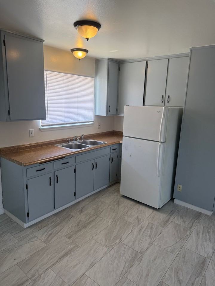 13704-13728 Avenida Hermosa - Photo 2 of 8