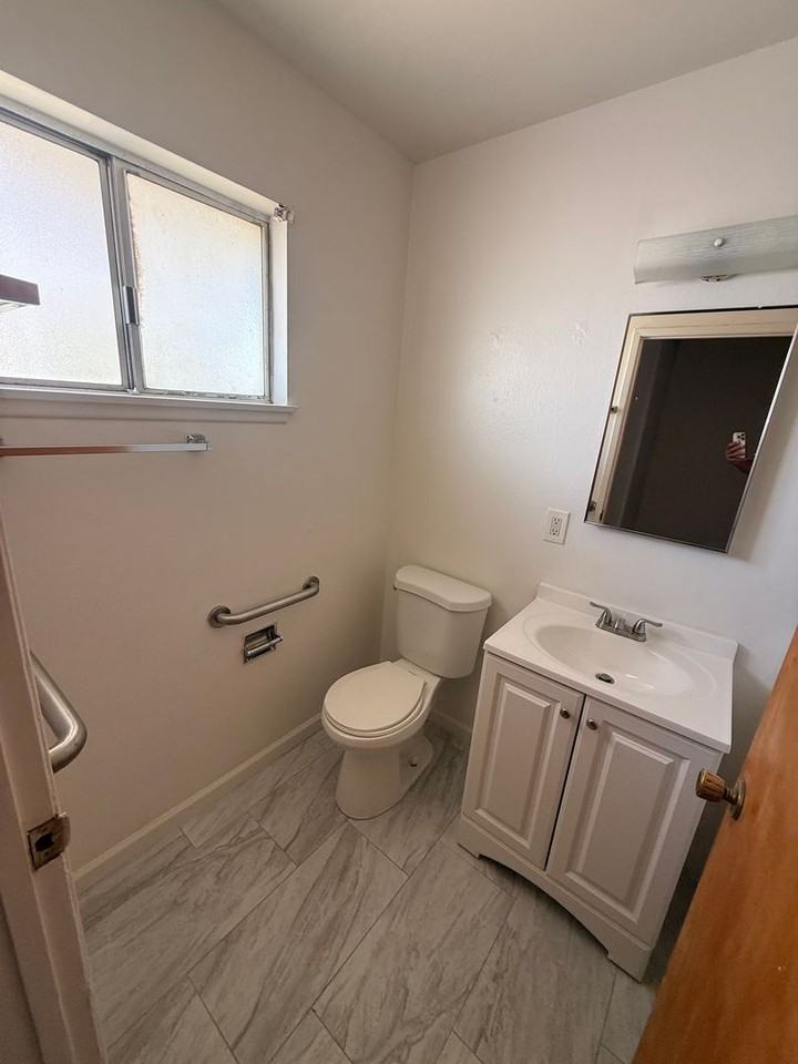13704-13728 Avenida Hermosa - Photo 3 of 8