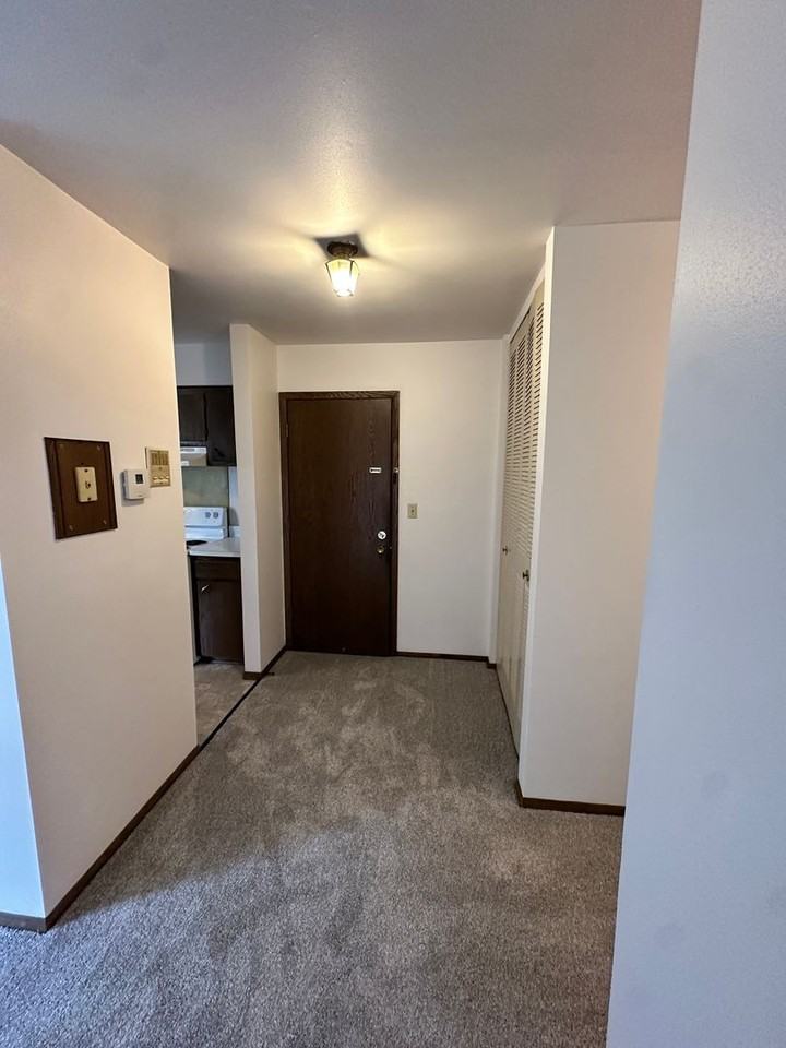 445 W Grand Ave - Photo 4 of 10