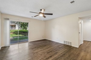 featured image of 910 Nw 79th Ter