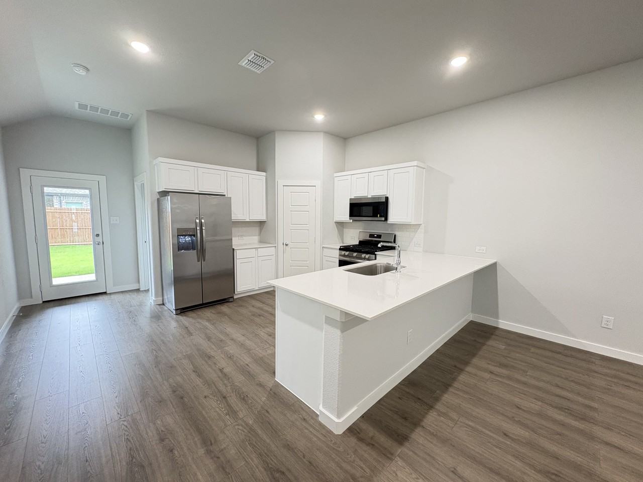 120 Greenbriar Dr #1 - Photo 5 of 16