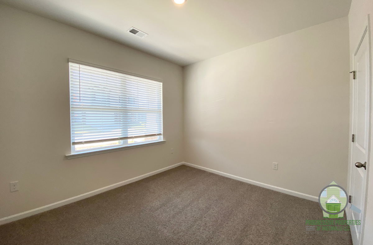 135 Bayridge Rd #1 - Photo 4 of 20