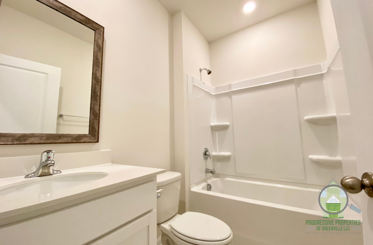 135 Bayridge Rd #1 - Photo 5 of 20