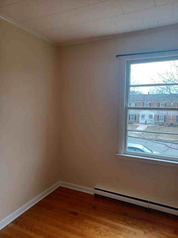 204 E Whitlock Ave #1 - Photo 7 of 18