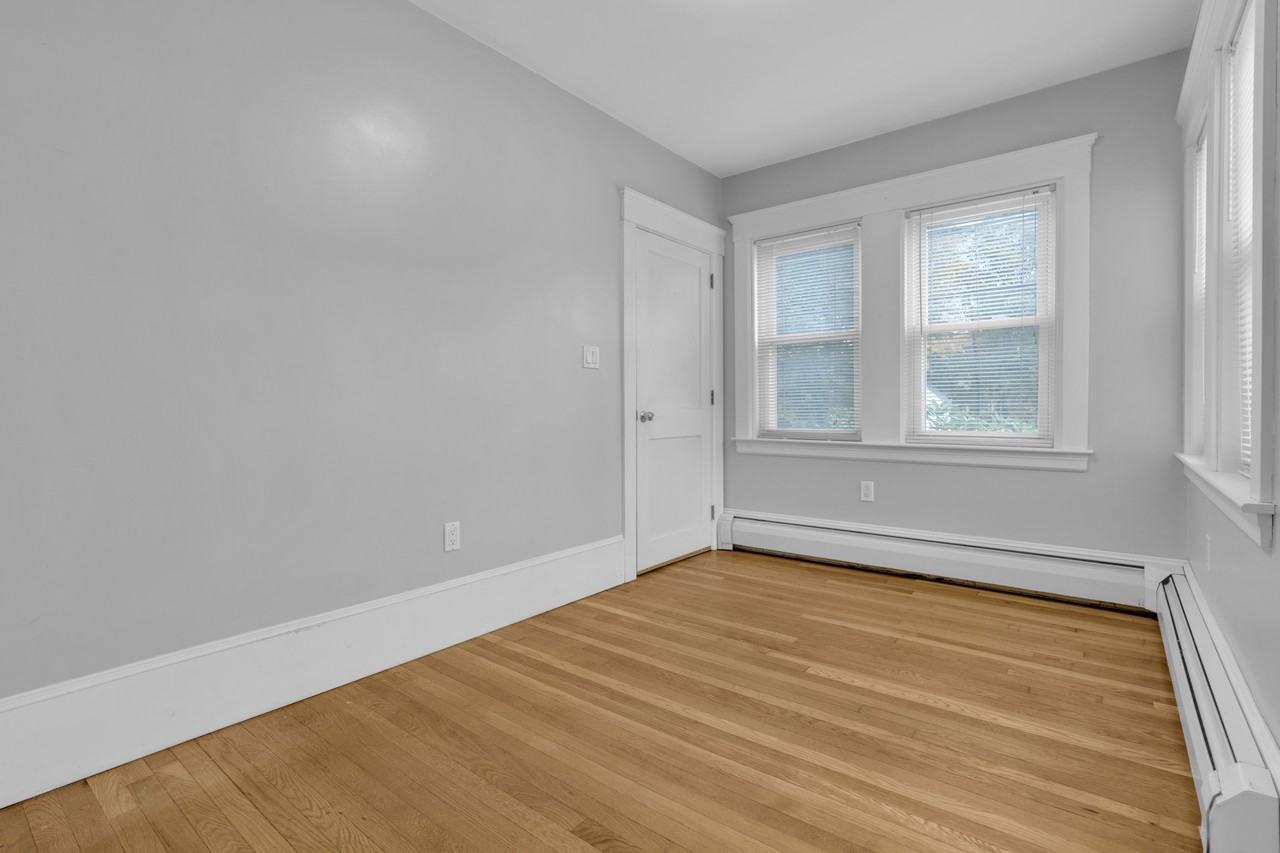 6 Stirling St #1 - Photo 2 of 14
