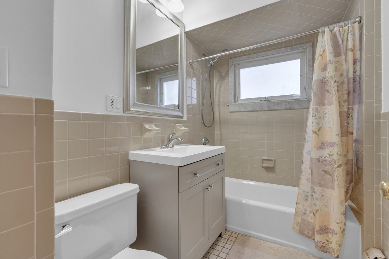 6 Stirling St #1 - Photo 7 of 14