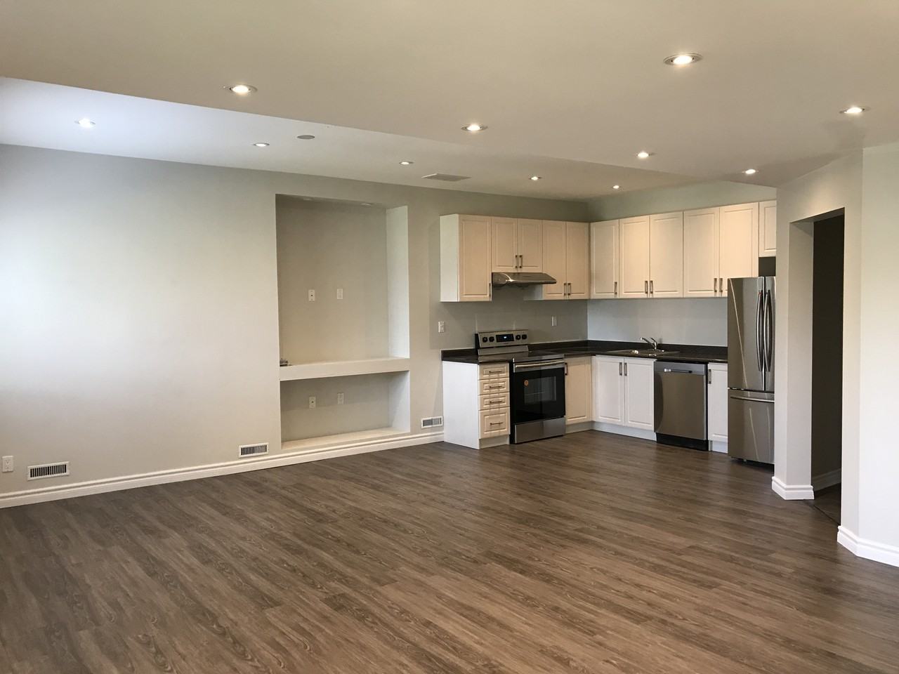 425 Mapleton Avenue - Photo 2 of 6