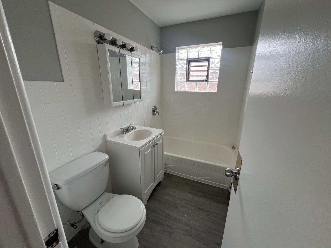 7822 S South Shore Dr Apt 3b #7822-3B - Photo 6 of 19