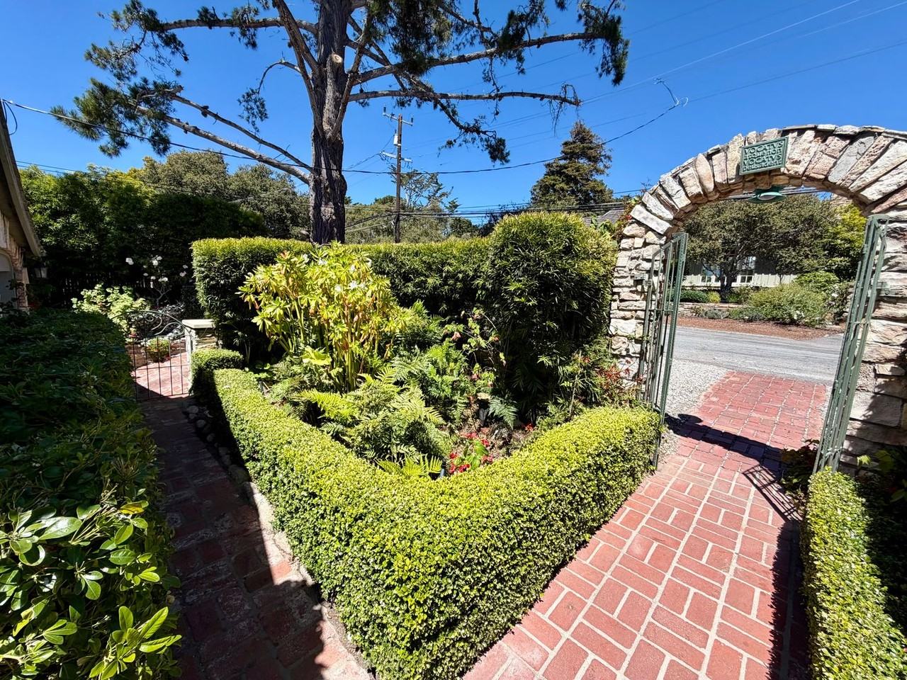 1037 Camino Real - Photo 6 of 32