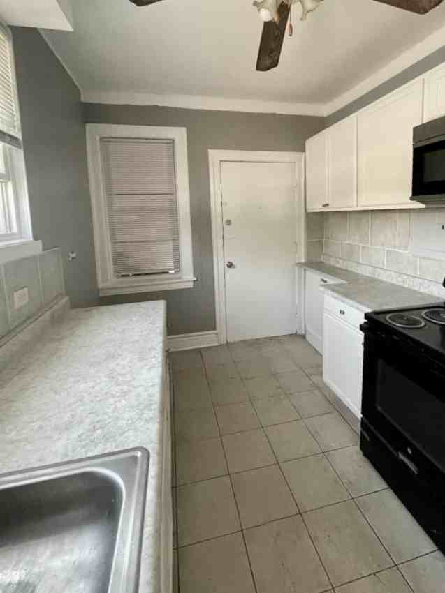 8226 S Marshfield Ave #3 - Photo 4 of 9