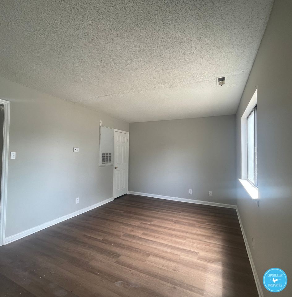 1501 Chapel Hill Rd #B - Photo 5 of 9