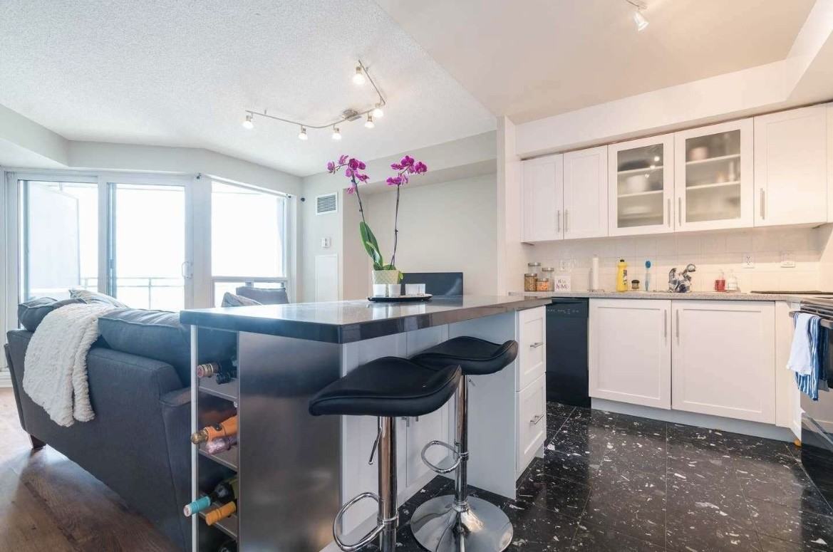410 Queens Quay W - Photo 2 of 18