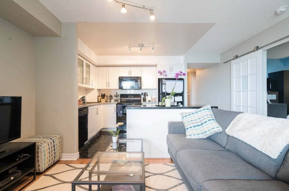 410 Queens Quay W - Photo 3 of 18