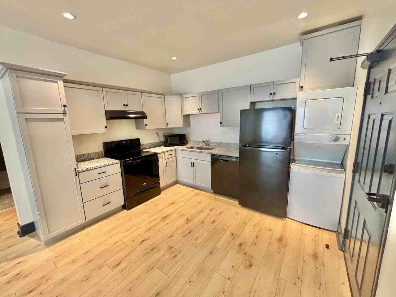 2510 Portland Ave #203 - Photo 6 of 9