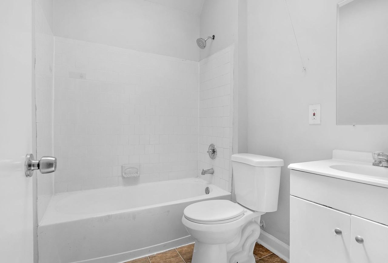 405 N Edgewood St - Photo 4 of 22