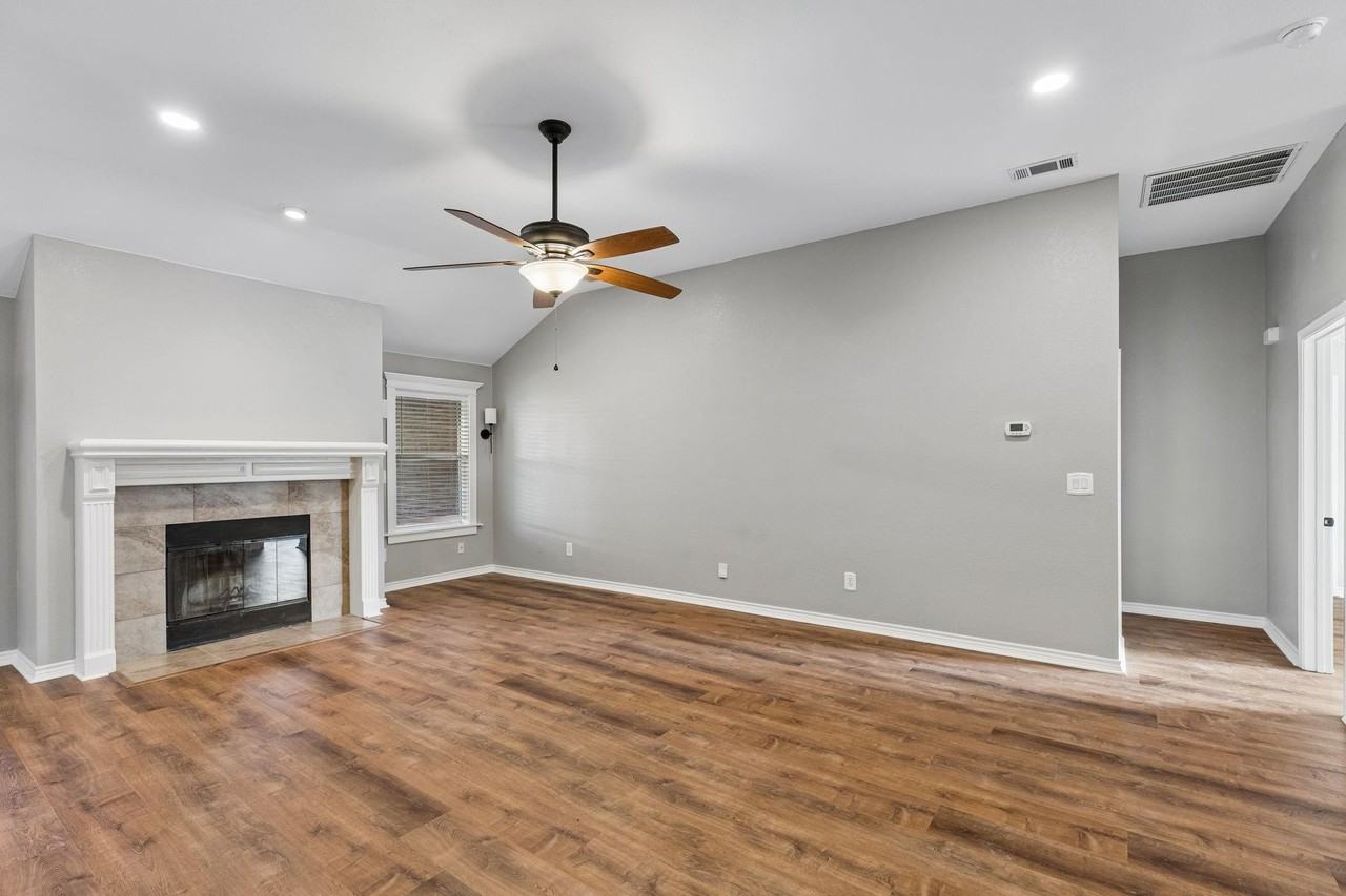 8109 Wharf St #1 - Photo 3 of 14