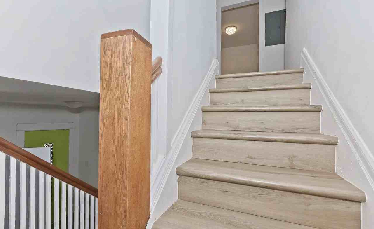 4743 Ryerson Crescent - Photo 3 of 31