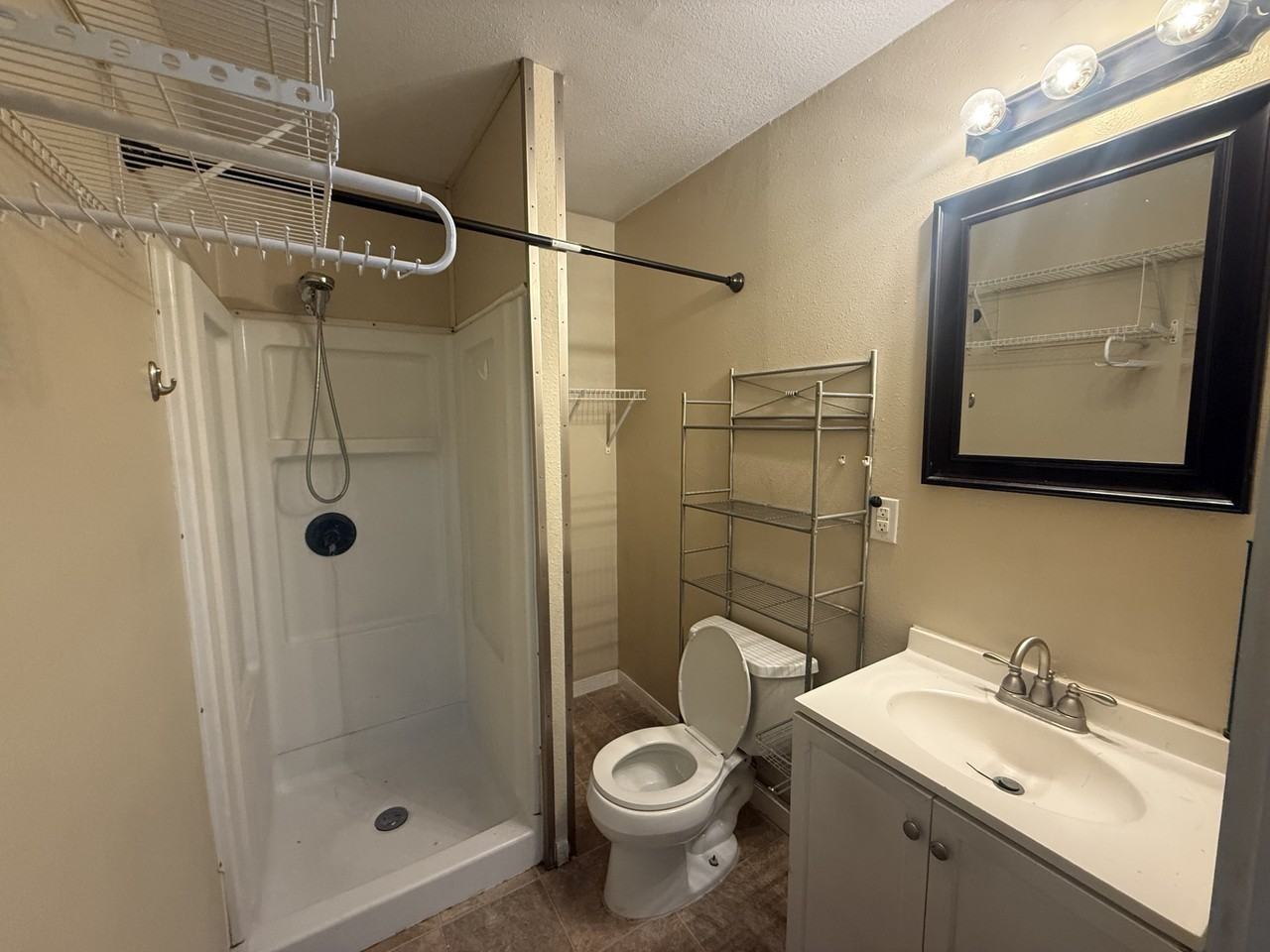 302 1/2 S Burleson St #1 - Photo 6 of 10