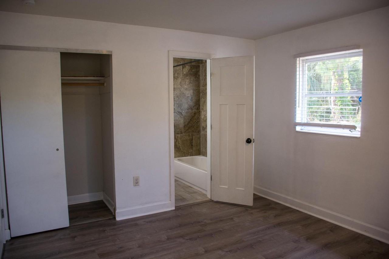 86 Hurwood Ave #1 - Photo 3 of 27
