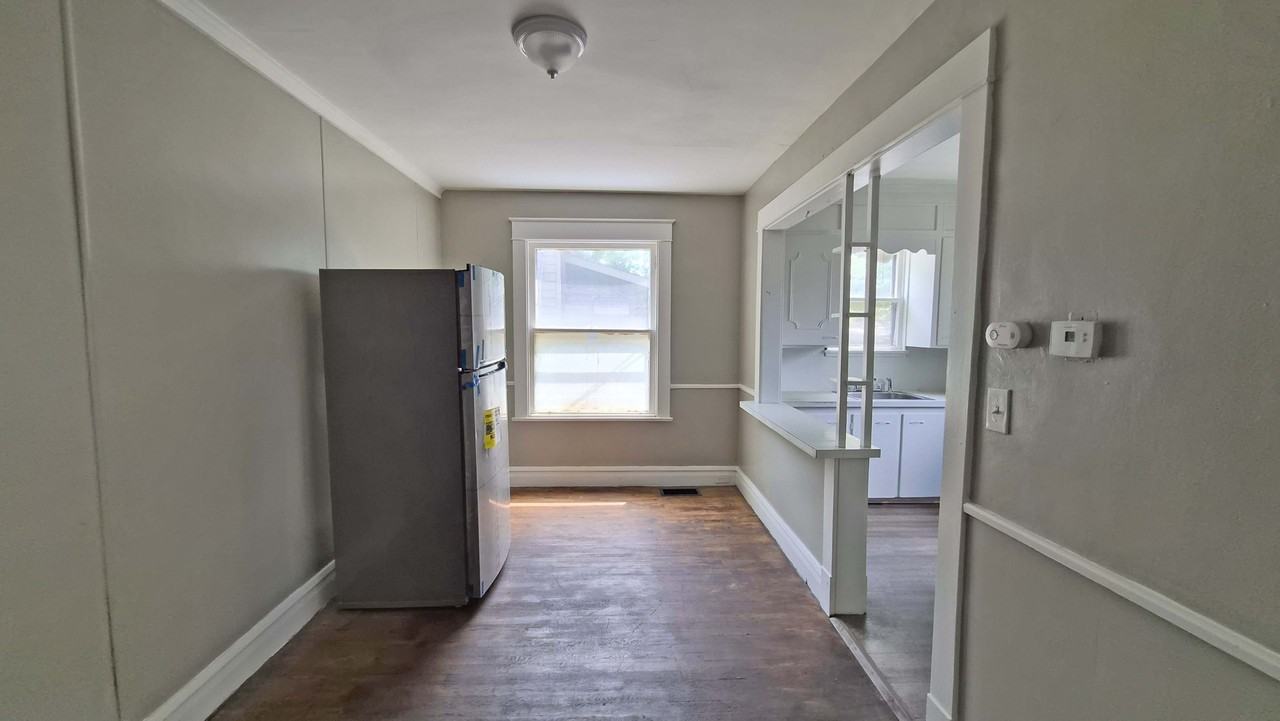 2311 Oakwood Ave #2311 - Photo 4 of 10