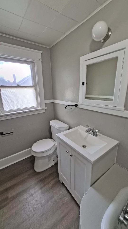 2311 Oakwood Ave #2311 - Photo 7 of 10