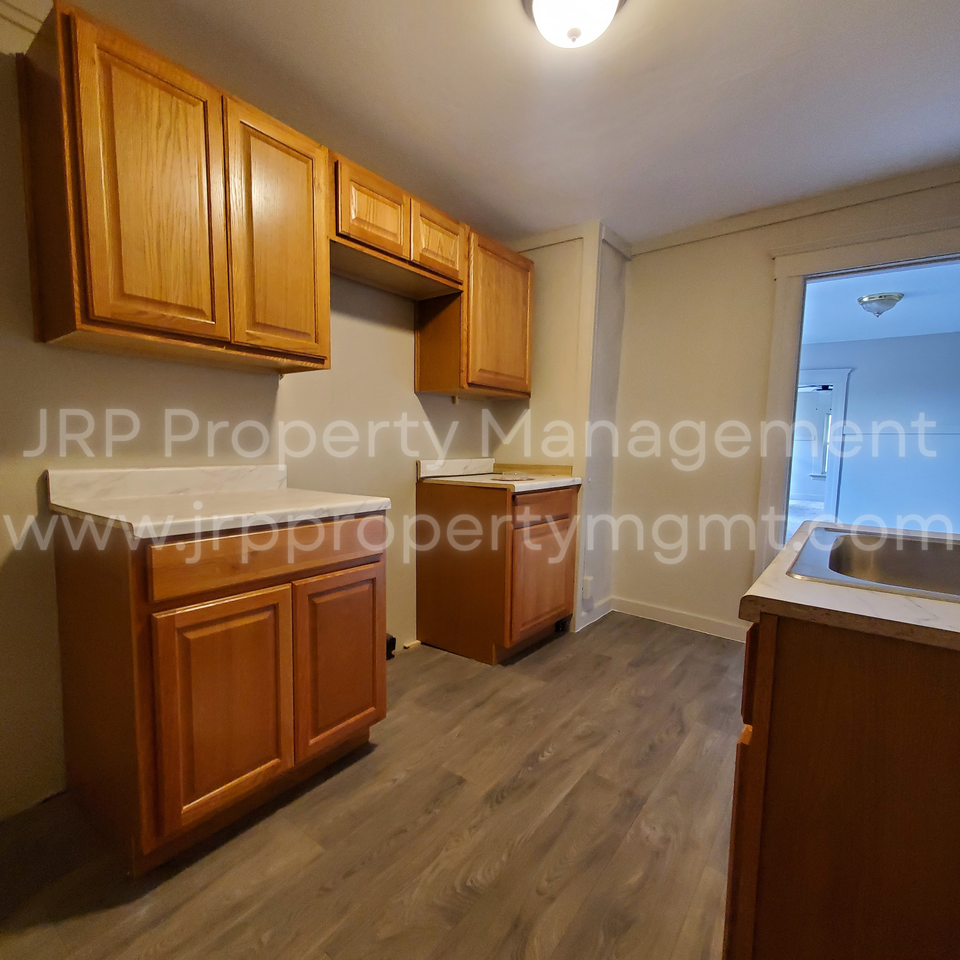 119 N Pleasant St #119-5 - Photo 5 of 10