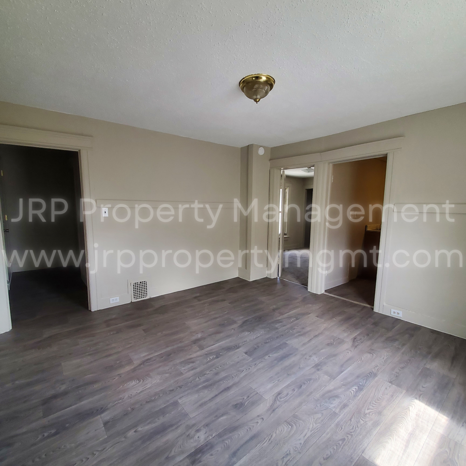 119 N Pleasant St #119-5 - Photo 6 of 10