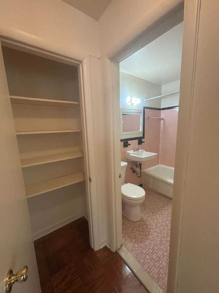 1714 Summit Pl NW - Photo 3 of 23