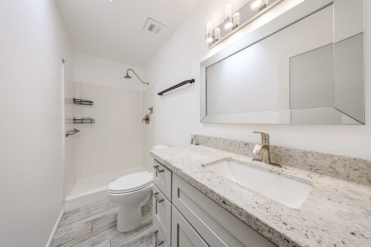2501 N 22nd Dr #1 - Photo 7 of 26