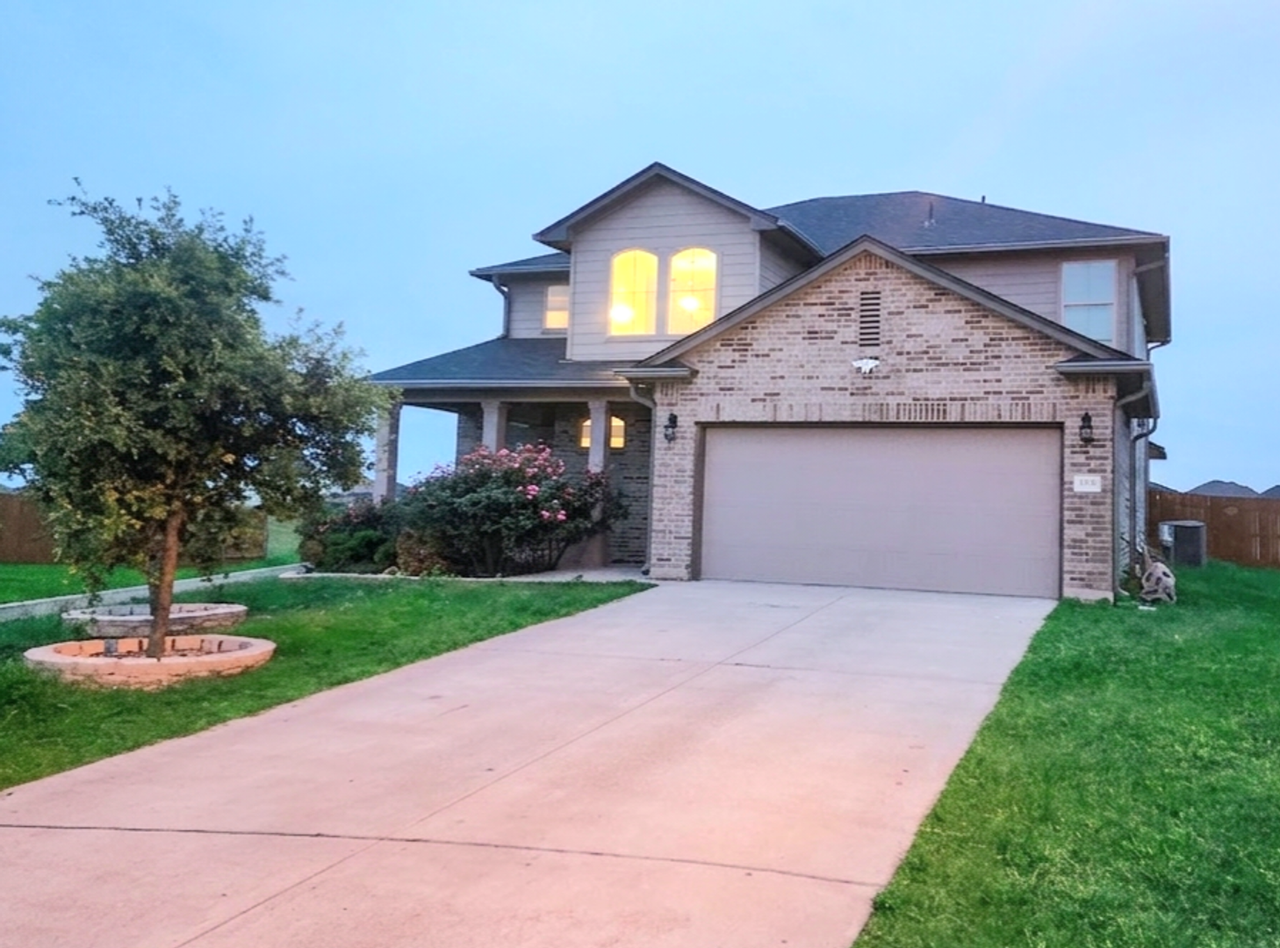 904 Garden Green Dr